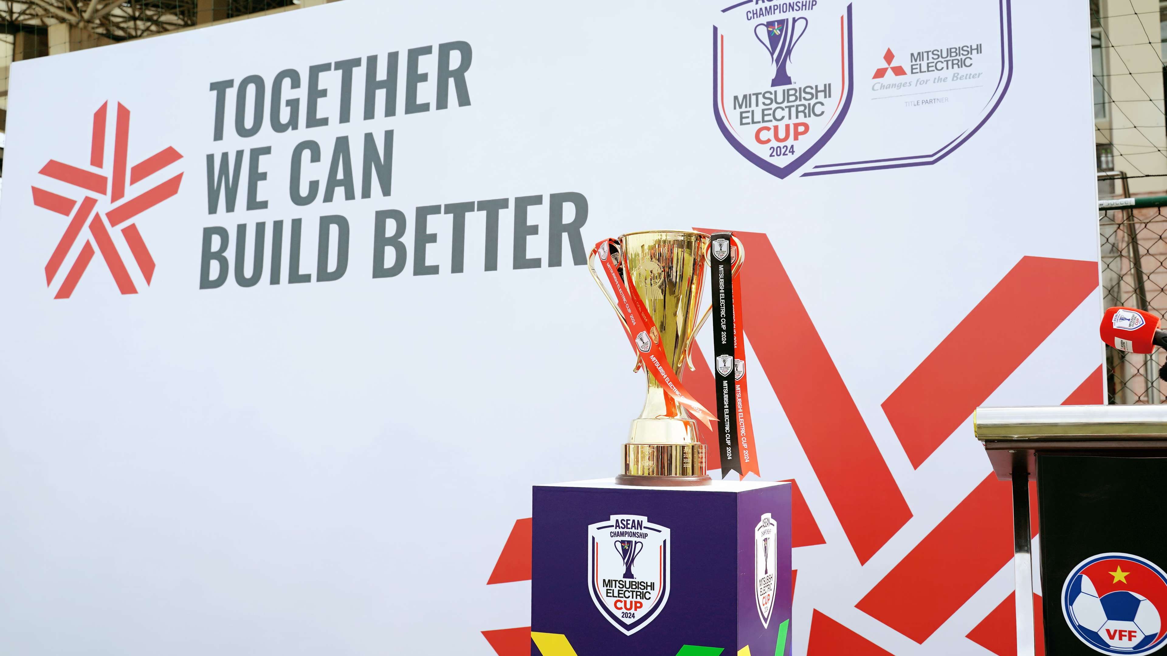 英超｜利物浦逼和富咸爭議判決　前球證指100%紅牌　賽會簡短回應.